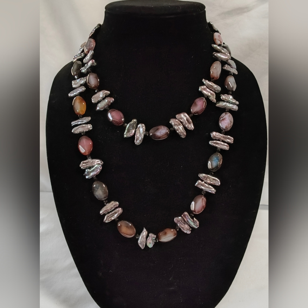 Elegant Multicolor Beaded Necklace